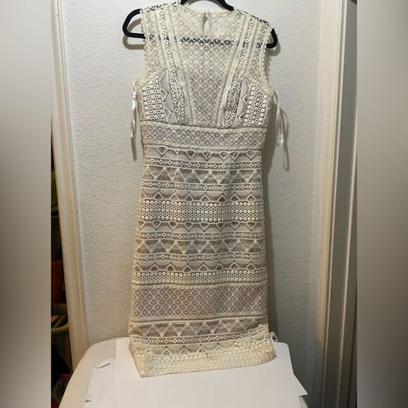 "NWOT Karen Millen Embroidered Ivory Tan Lace Wedding Cocktail Women's Size 8 - Picture 2 of 10